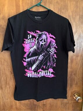 Ghost Face Women’s Black Graphic Tee with Pink Horror Print